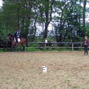 Reitlehrerin beim Reitunterricht